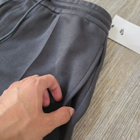 Nike Tech Fleece Tailored Straight Leg Relaxed Pants Men’s Medium M FZ7583-060 - Picture 6 of 16